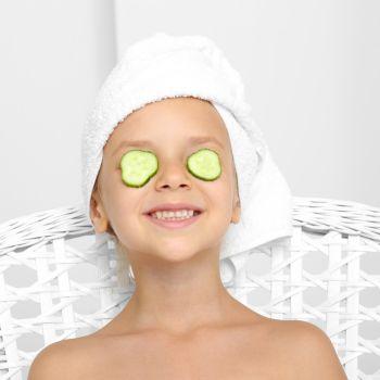 Place Cucumber SLices Over Your Eyes to Reduce Redness and Puffiness from Pink Eye